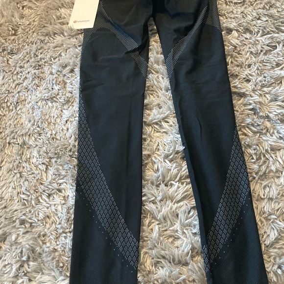 💕EUC! Lululemon leggings 4 - Picture 5 of 9